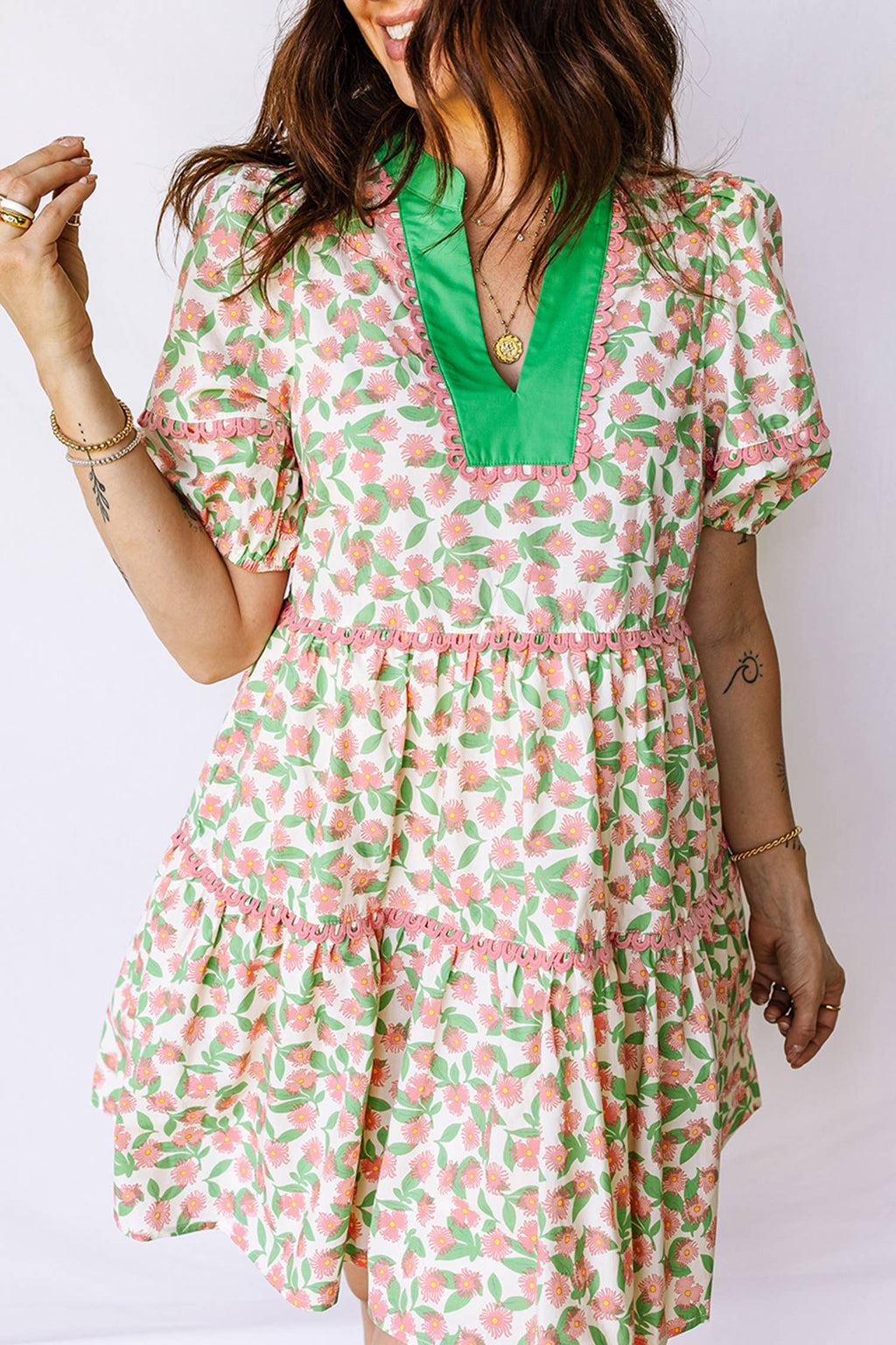 Contrast Neckline Trim Floral Short Puff Sleeve Dress